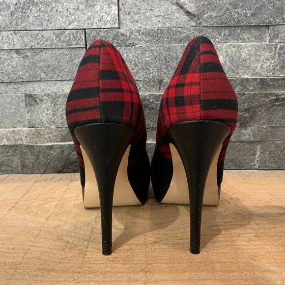Gorgeous Plaid Heels - Picture 3 of 9